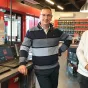 Vincent Ressiguier, co-gérant des 3 magasins et Titouan, apprenti ©RCF