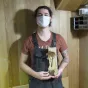 Thybault Girault réalise ses créations dans son atelier.