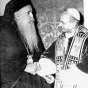 Paul VI et le patriarche oecuménique de Constantinople Athénagoras sur une photo d'archive.