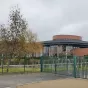 Ouverte en 2014, la piscine Pharéo de Beaufort-en-Anjou enregistre 90 000 entrées par an. ©RCF Anjou