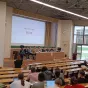 Débat en cours dans un amphithéâtre de la fac de droit d'Orléans (Jean-Baptiste PIERRON/RCF)