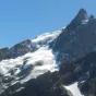 Point culminant de La Meije à 3984 m accompagné de son glacier. (crédits : Guillaume Froment)
