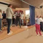 L'équipe S'Team et les élèves dans l'amphithéâtre du collège Saint Louis de Saint Jean Brévelay ©RCF Sud Bretagne