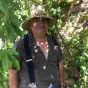 Albert Guioin dans son jardin à Turenne ©Lucie Montibus O'Sullivan