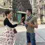 Blandine Jannin et Hubert, guide conférencier devant la cathédrale St Michel à Bordeaux © Angèle Roy RCF