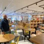 Ismaïl dans sa librairie Combo de Roubaix