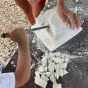 Le travail de taille de pierre au musée de l'Abbaye de Déols. © Facebook officiel.