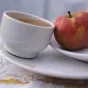 Le jour de Roch Hachana, selon la tradition, on mange une pomme trempée dans du miel ©CIRIC