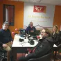 Amandine Bafoil, cadre éducative, Bernard, chargé d'inclusion et Jérôme Cat au micro de Laurent Sciauvau