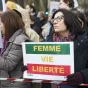 Manifestation en soutien au peuple iranien, solidaires face a la tyrannie en Iran et ailleurs. Le 27 novembre 2022, a Paris, entre port royal et le panthéon. © Photographie par Fiora Garenzi / Hans Lucas.