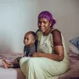 Revue Projet / Femme exilée en compagnie de son enfant dans un Centre d’accueil de demandeurs d’asile (Cada), à Béziers © Nathalie Bardou/La Cimade