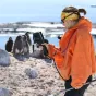 Agnès Lewden avec une caméra thermique ©IPEV-Valentin Guillet