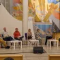Table ronde dans le chœur de l'église Saint-Paul de Meythet ©2023 RCF 