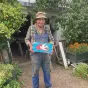 Jean le Baron sculpte ses colombes dans son atelier. Marie-Alix Roqueplo