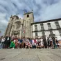 Mgr Beau et les jeunes aux JMJ de Lisbonne. © Diocèse de Bourges