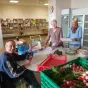 des bénévoles en action - © Epi’Autre