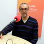 Pascal Chamassian dans les studios de Dialogue RCF à Marseille ©Robert Poulain