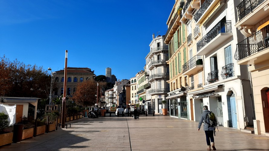 Rue commerçante du centre-ville de Cannes - S. C-G