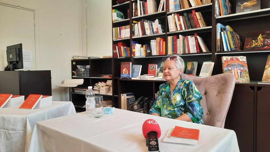 Olympia Alberti à la librairie La Procure de Nice - Photo S. C-G.