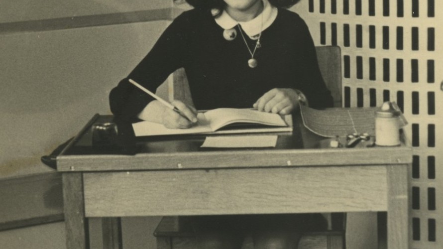 Anne Frank à l'école Montessori d'Amsterdam en 1940.