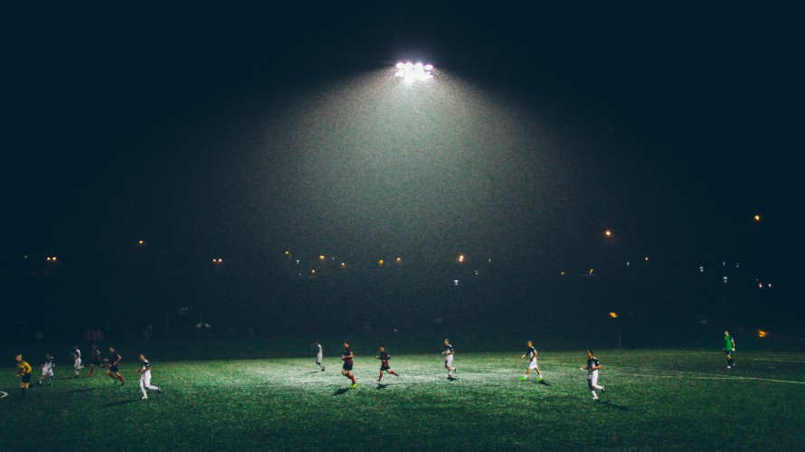 Abigail Keenan / Unsplash - Pour soutenir les Bleus, un prêtre ancien arbitre a composé une prière