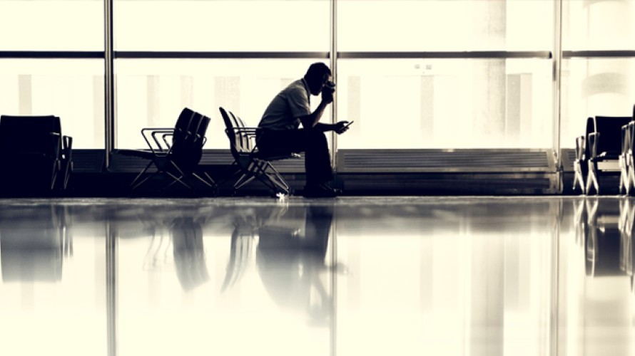 Matthew Henry / Unsplash - Pour le philosophe, "ce n'est pas pareil de prendre son téléphone pour jouer ou pour téléphoner, ou de lire un roman de 500 pages"