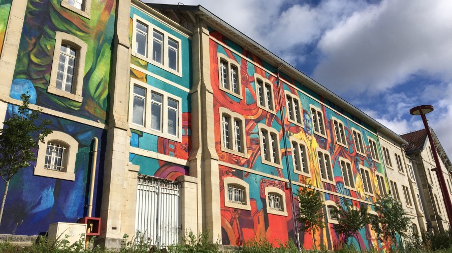 Usine des Tabacs du Mans décorée par le street-artiste Héol © RCF Sarthe (Maximilien Cadiou)