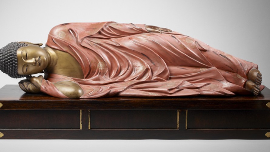 © RMN-Grand Palais (MNAAG, Paris) / Thierry Ollivier - Shakyamuni entrant dans le nirvana (( Nehan no Shaka )) Japon, 19 e siècle Bois laqué et doré H. 20 ; L. 80 ; P. 25 cm Fonds ancien, MG 10633