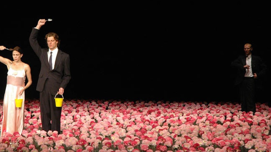 Wikimédia Commons - "Nelken", ballet de Pina Bausch, représentation en 2005