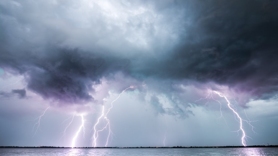 Tempête - Photo by Raychel Sanner on Unsplash