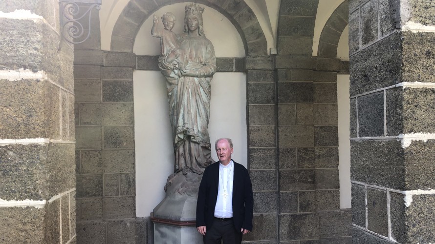 Monseigneur Luc Crepy est revenu le temps d'un après-midi à l'Évêché du Puy-en-Velay. ©Cédric Bonnefoy