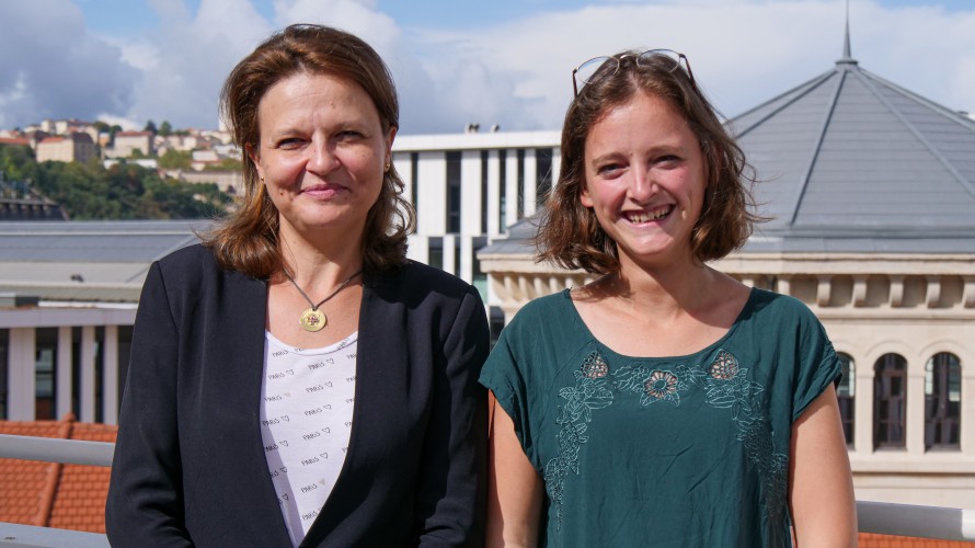 de gauche à droite : Delphine Allarousse, Claire d'Harcourt - © RCF Lyon