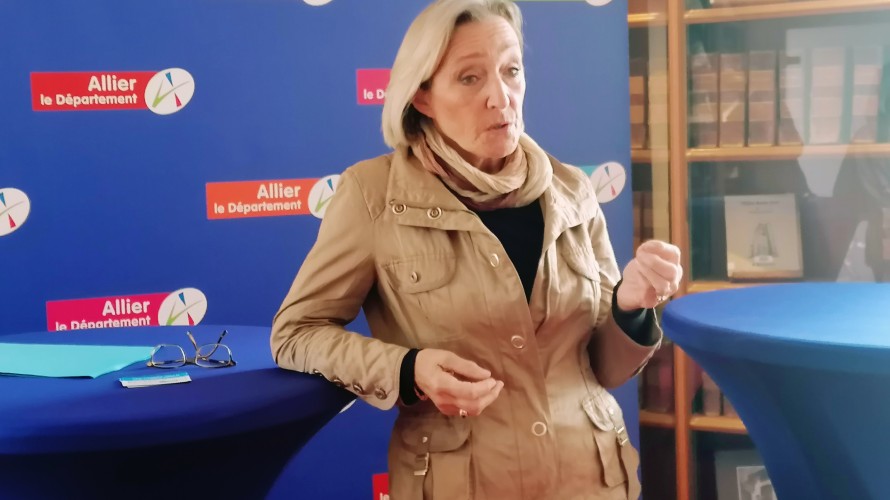Annie Corne espère voir passer son projet de loi d'expérimentation du RSA devant l'Assemblée nationale