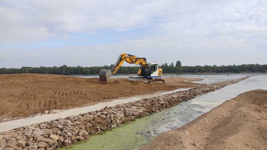 Vingt-trois épis de navigation seront abaissés, raccourcis, voire supprimés pour redonner à la Loire sa dynamique naturelle. ©RCF Anjou