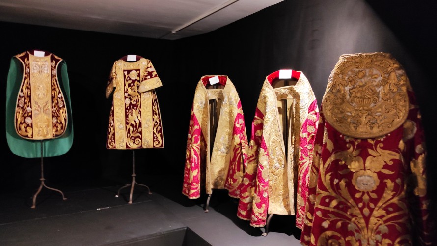 850 ans cathédrale : pleins feux sur le patrimoine textile | 1RCF Belgique