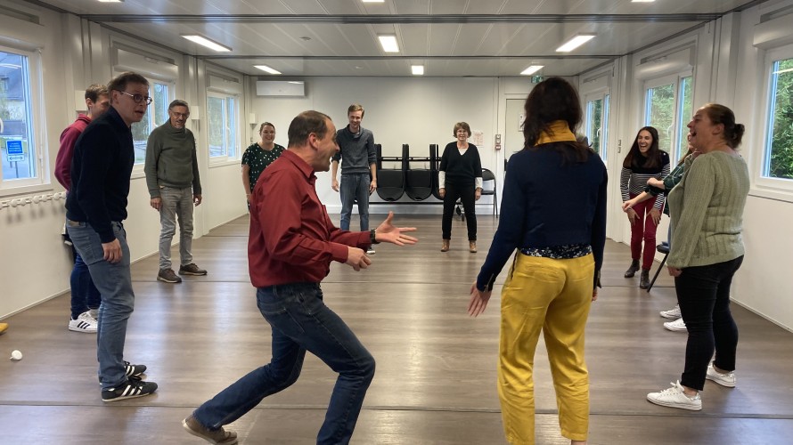 Au programme de l'échauffement : "Oh ouais !" et "YA !" © RCF Sud Bretagne.