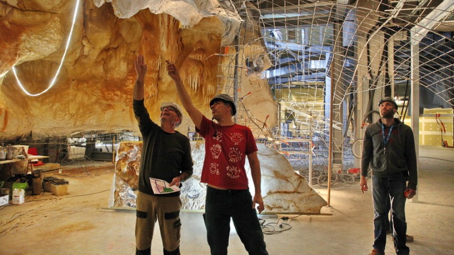 Reproduction à l'identique de la grotte Cosquer à la Villa Méditerranée ©Robert Poulain