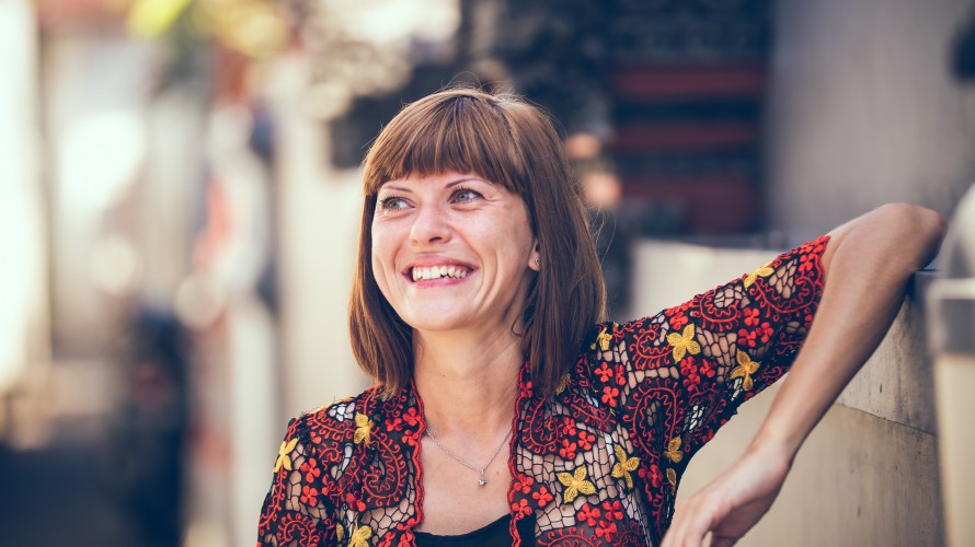 Relire sa vie, mettre de l'ordre dans ses émotions, comprendre les choix que l'on a posés... Entre 45 et 60 ans, on est souvent en quête de repères. ©Unsplash