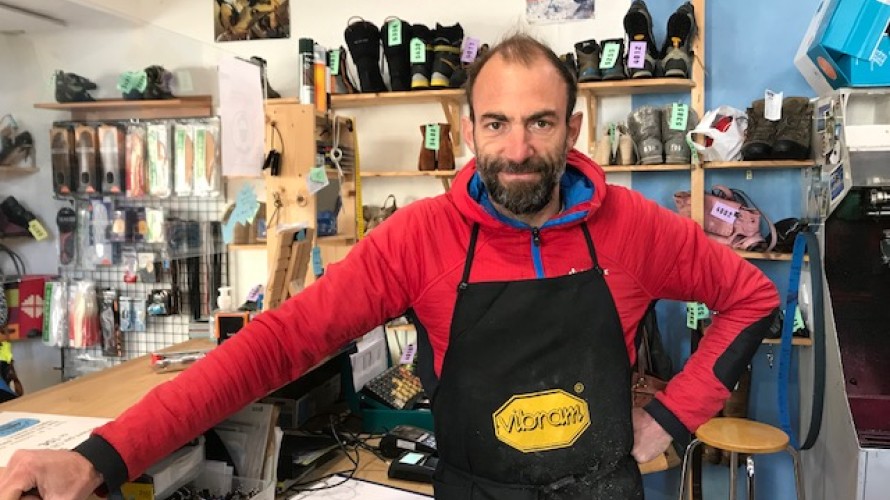 RCFSavoie - Robin Jeandel dans son atelier