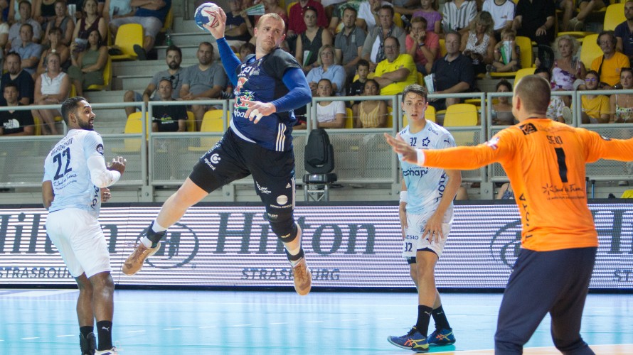 Montpellier (en bleu) face à Szeged lors de la dernière édition, en 2019. (Document remis)