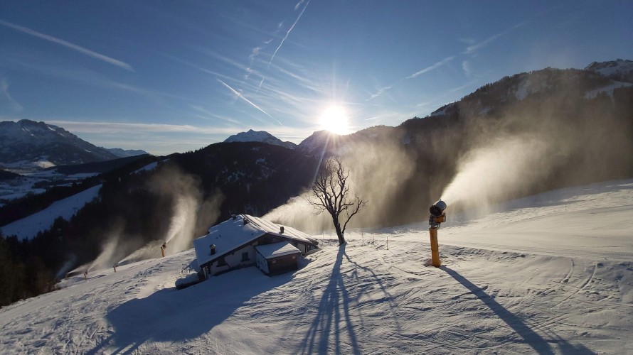 canon à neige à Fieberbrunn (Autriche) - © Mariska Helmendach via Unsplash