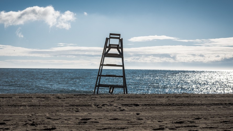 La mairie de Marseille lance le recrutement de maîtres-nageurs pour la période estivale de juin à septembre. Photo de <a href="https://unsplash.com/@euanacameron?utm_source=unsplash&utm_medium=referral&utm_content=creditCopyText">Euan Cameron</a> sur <a href="https://unsplash.com/fr/photos/5GkvFBenP_s?utm_source=unsplash&utm_medium=referral&utm_content=creditCopyText">Unsplash</a>  