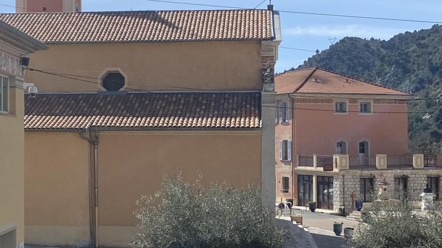 L'église de Tourrette-Levens - Bertrand Gasiglia réseaux sociaux