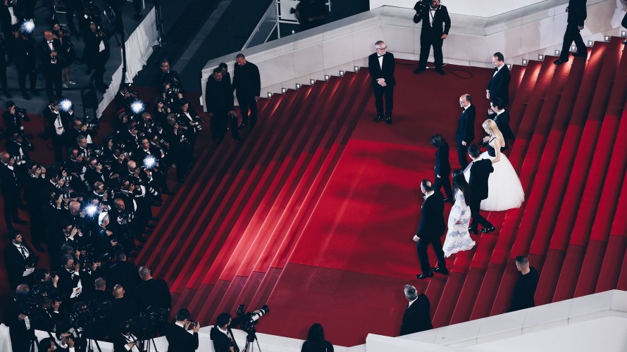 La montée des marches de nuit - Copyright Festival de Cannes - Christophe Bouillon