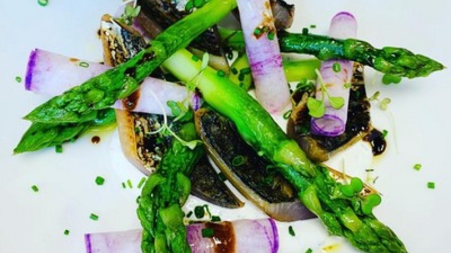 Du maquereau brûlé sur tzatziki