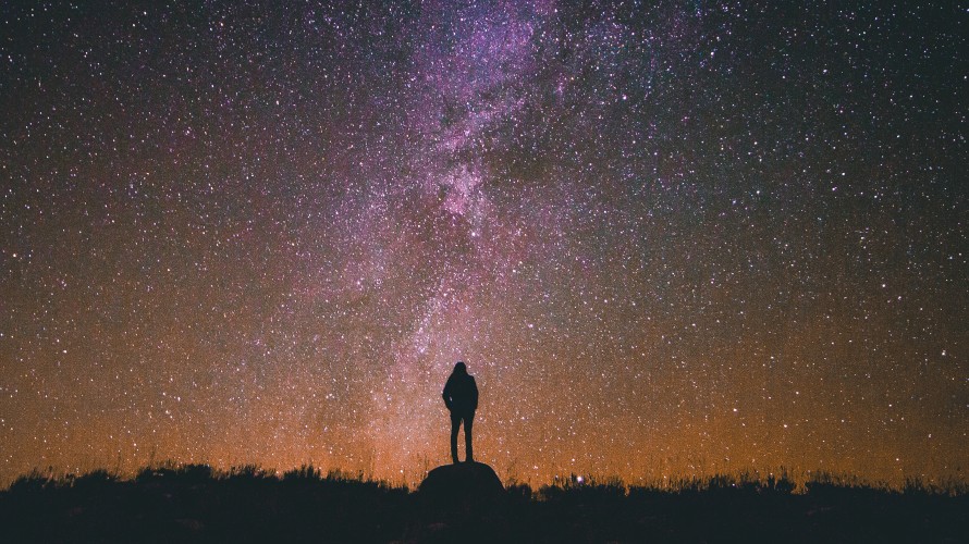 Le festival d'astronomie de Provence se tient du 6 au 13 mai. Photo de <a href="https://unsplash.com/@grakozy?utm_source=unsplash&utm_medium=referral&utm_content=creditCopyText">Greg Rakozy</a> sur <a href="https://unsplash.com/fr/photos/0LU4vO5iFpM?utm_source=unsplash&utm_medium=referral&utm_content=creditCopyText">Unsplash</a>   