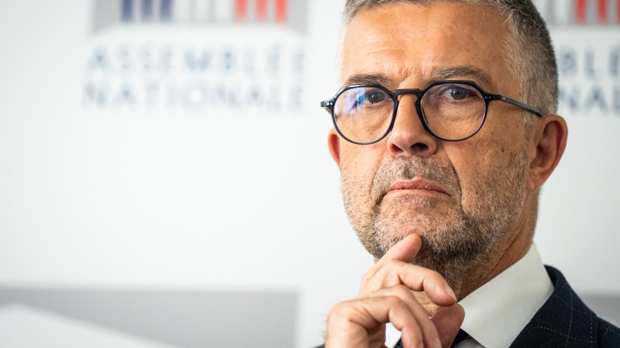 Bertrand Pancher lors d'un point presse de Liot, le groupe parlementaire qu'il préside, le 30 mai 2023 à l'Assemblée nationale. ©Xose Bouzas / Hans Lucas