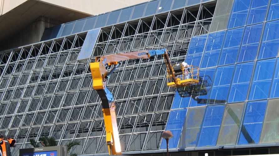 Les travaux d'Acropolis commencent à se voi de l'extérieur ce 8 juin 2023 - RCF 