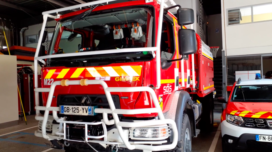 Camion de pompier de la caserne du Berland© RCF42 JMC