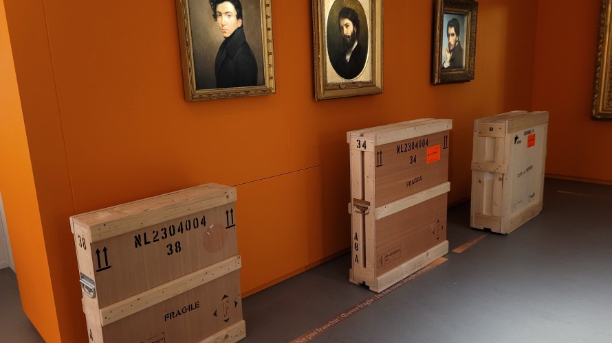 Les œuvres encore installées au mur avant leur mise en caisse et leur départ pour leur musée d'origine © Martin Obadia 
